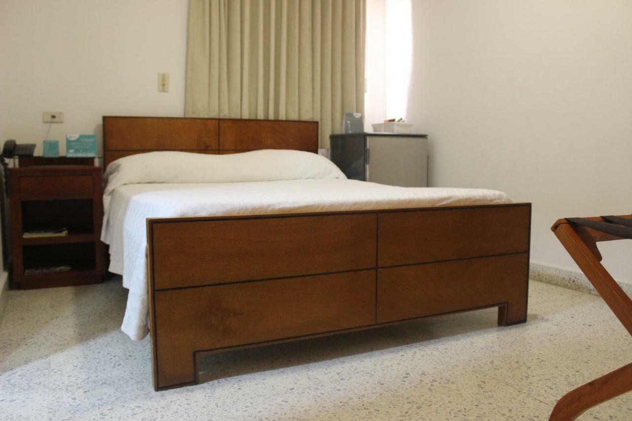 Hotel Monterrey バランキージャ エクステリア 写真
