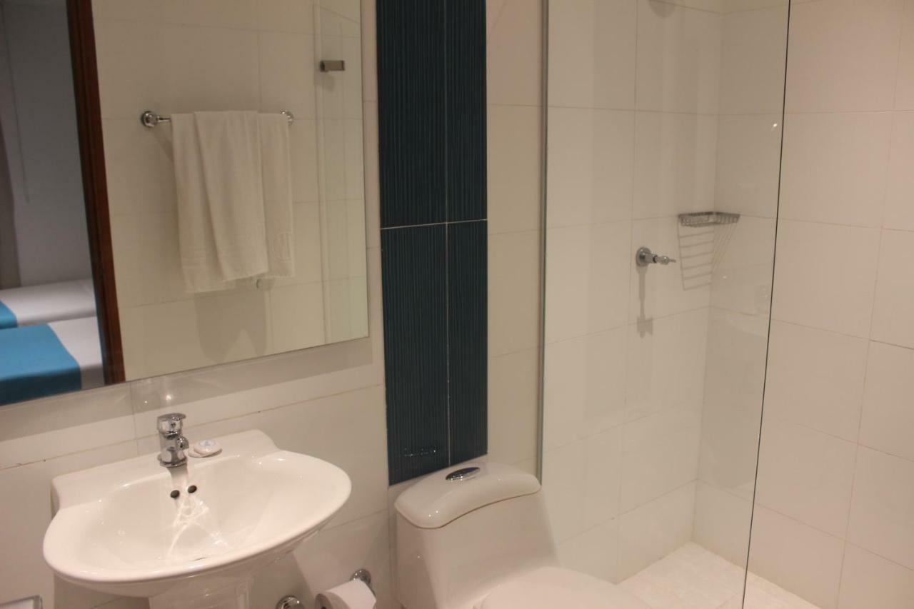 Hotel Monterrey バランキージャ エクステリア 写真