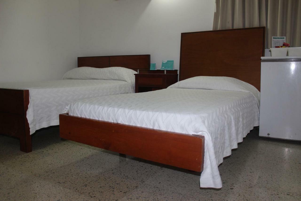 Hotel Monterrey バランキージャ エクステリア 写真