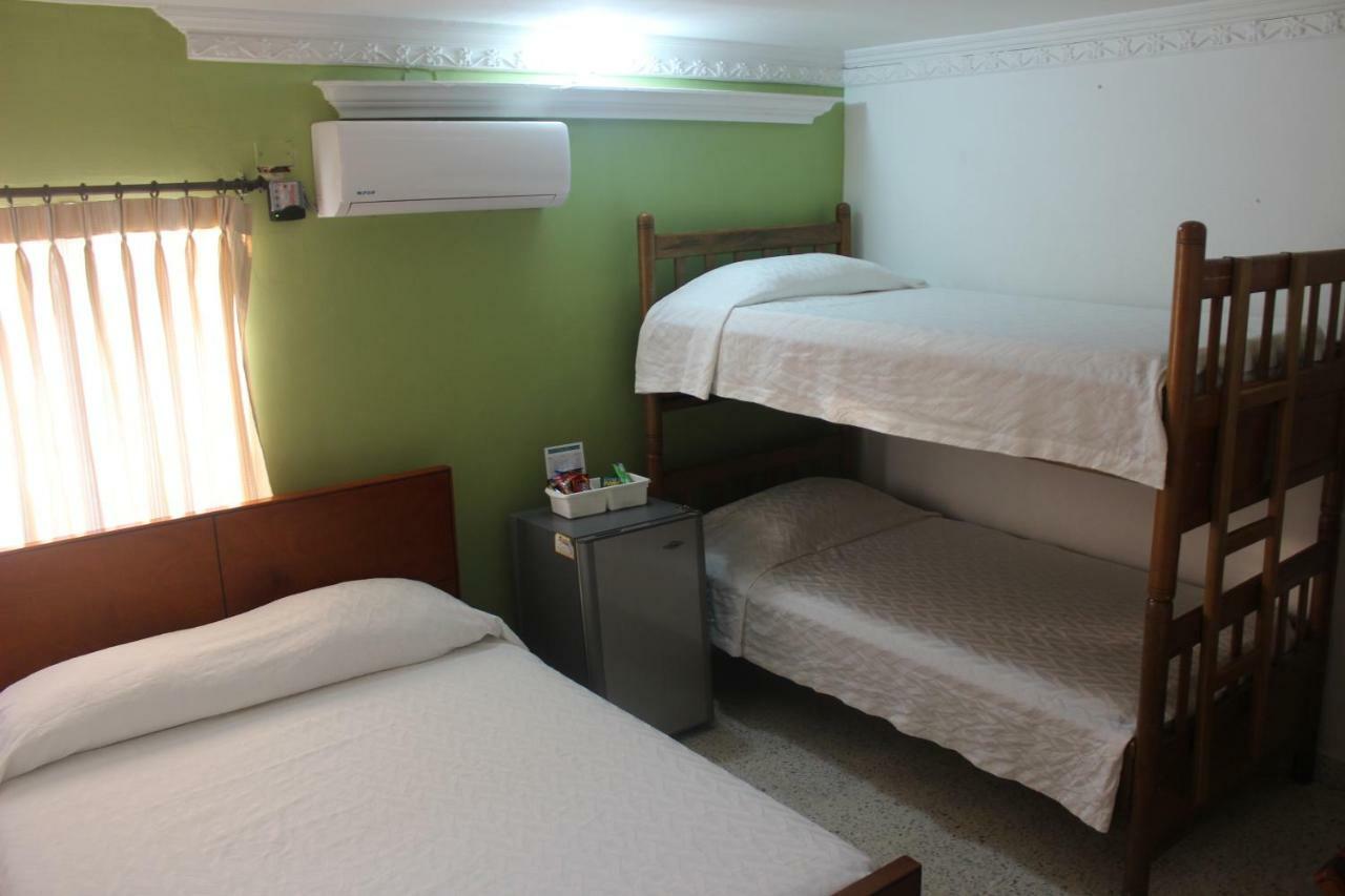 Hotel Monterrey バランキージャ エクステリア 写真